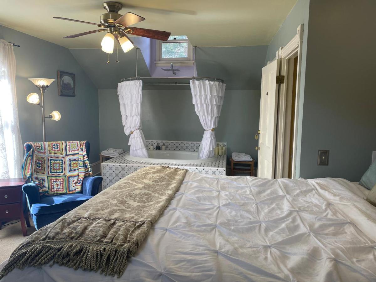 Rose Street 3*